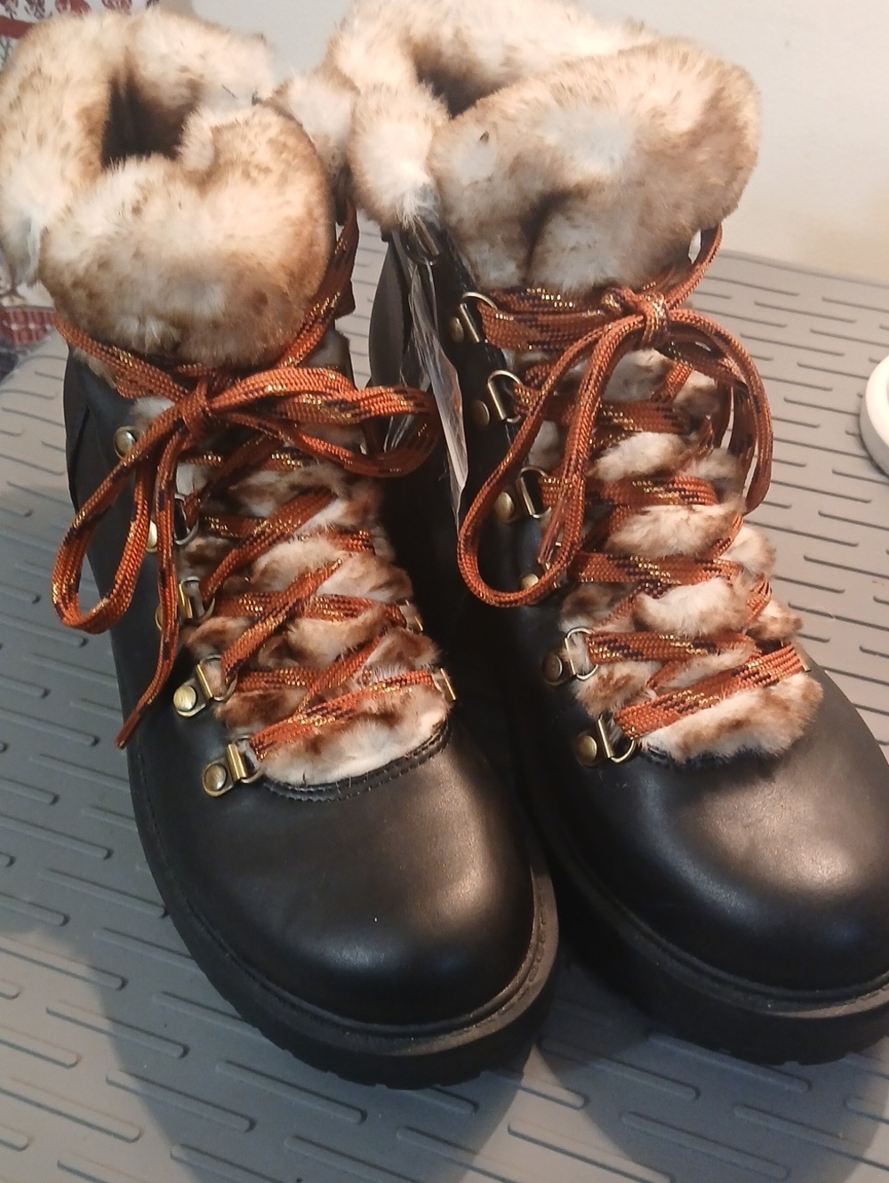 American Eagle Outfitters Faux Fur Lined Combat Hiking Boots Black Size 8